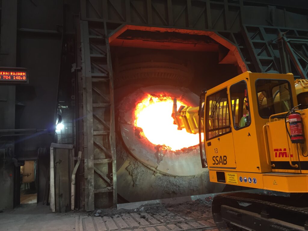 1000～1400℃での熱間作業を可能にしたマシン