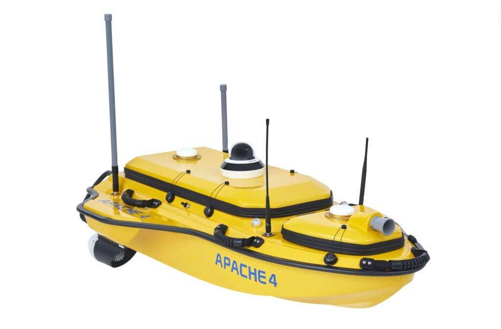 APACHE４小型無人ラジコンボート