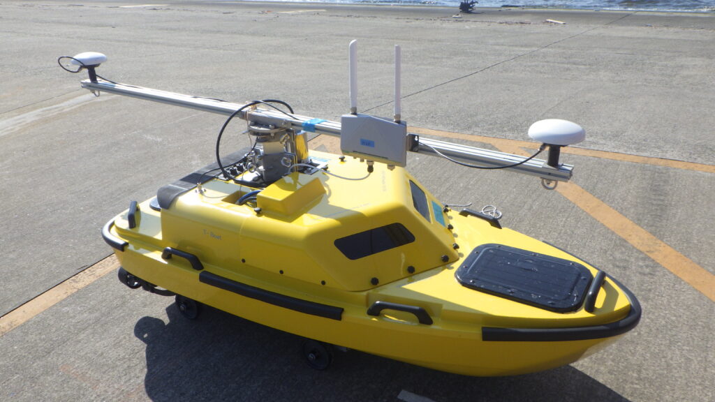 浅深測量用マルチ搭載型ラジコンボート　T-Boat