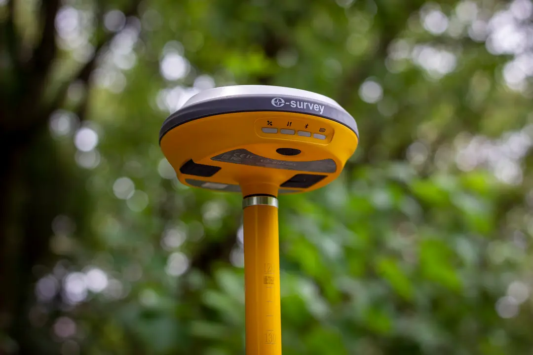 eSurvey E100 GNSS RTK Receiver